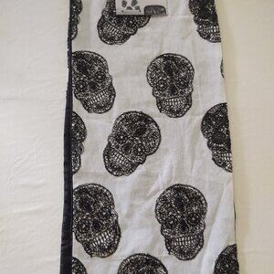NWT 🕸️ Sugar-Skull LACE Embroidery RUNNER